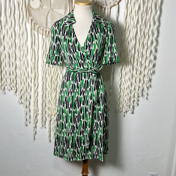 Diane Von Furstenberg Dresses & Skirts - Diane Von Furstenberg | DVF Green and Navy Print Vintage Silk Wrap Dress Size 8